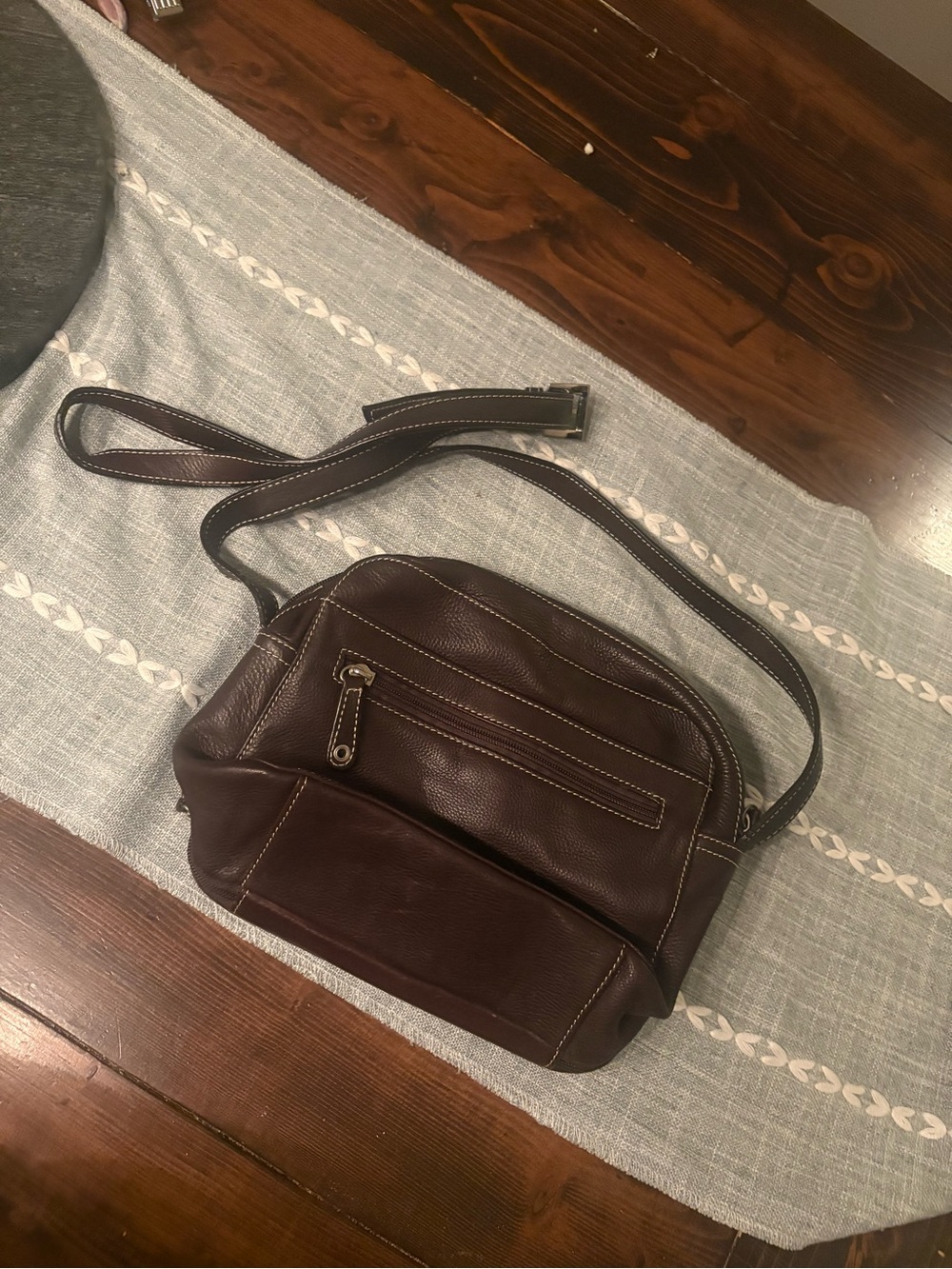 Tignanello Brown Leather Crossbody Womens Purse Many Pockets Very Clean